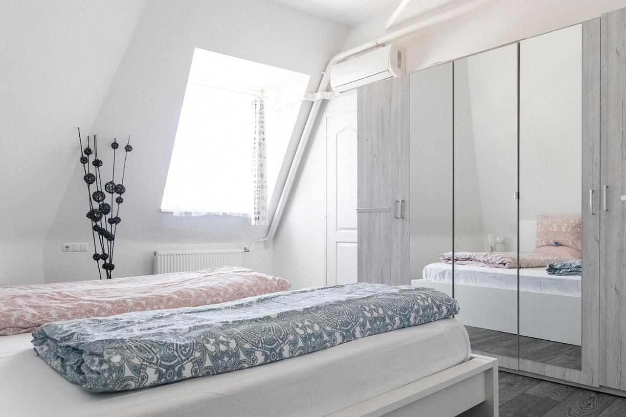Helena Apartment With View On St. Stephan'S Basilica Budapest Exteriör bild