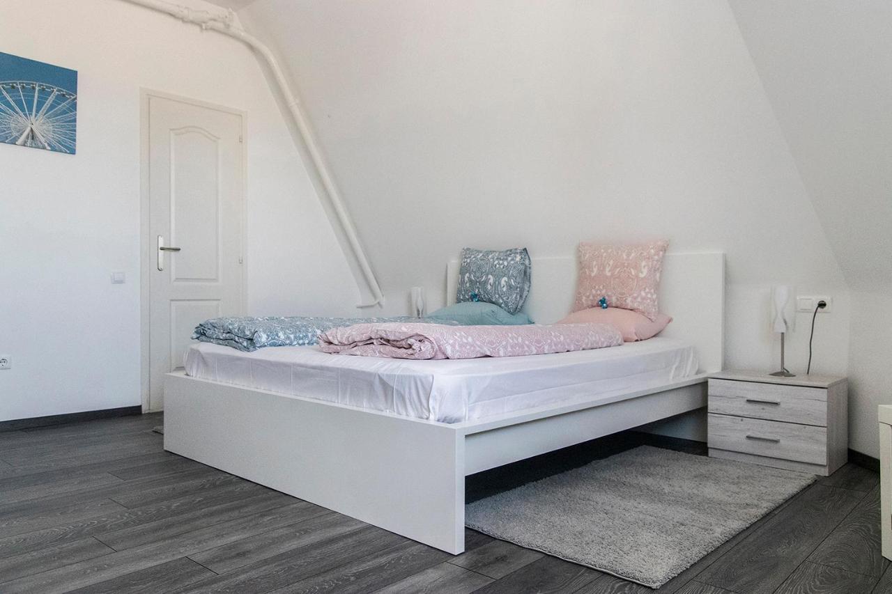 Helena Apartment With View On St. Stephan'S Basilica Budapest Exteriör bild