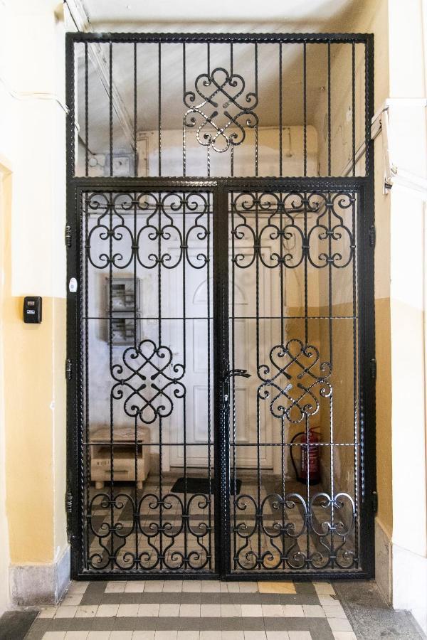 Helena Apartment With View On St. Stephan'S Basilica Budapest Exteriör bild